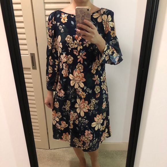 SJS Dresses & Skirts - Blue floral longsleeve cold shoulder dress